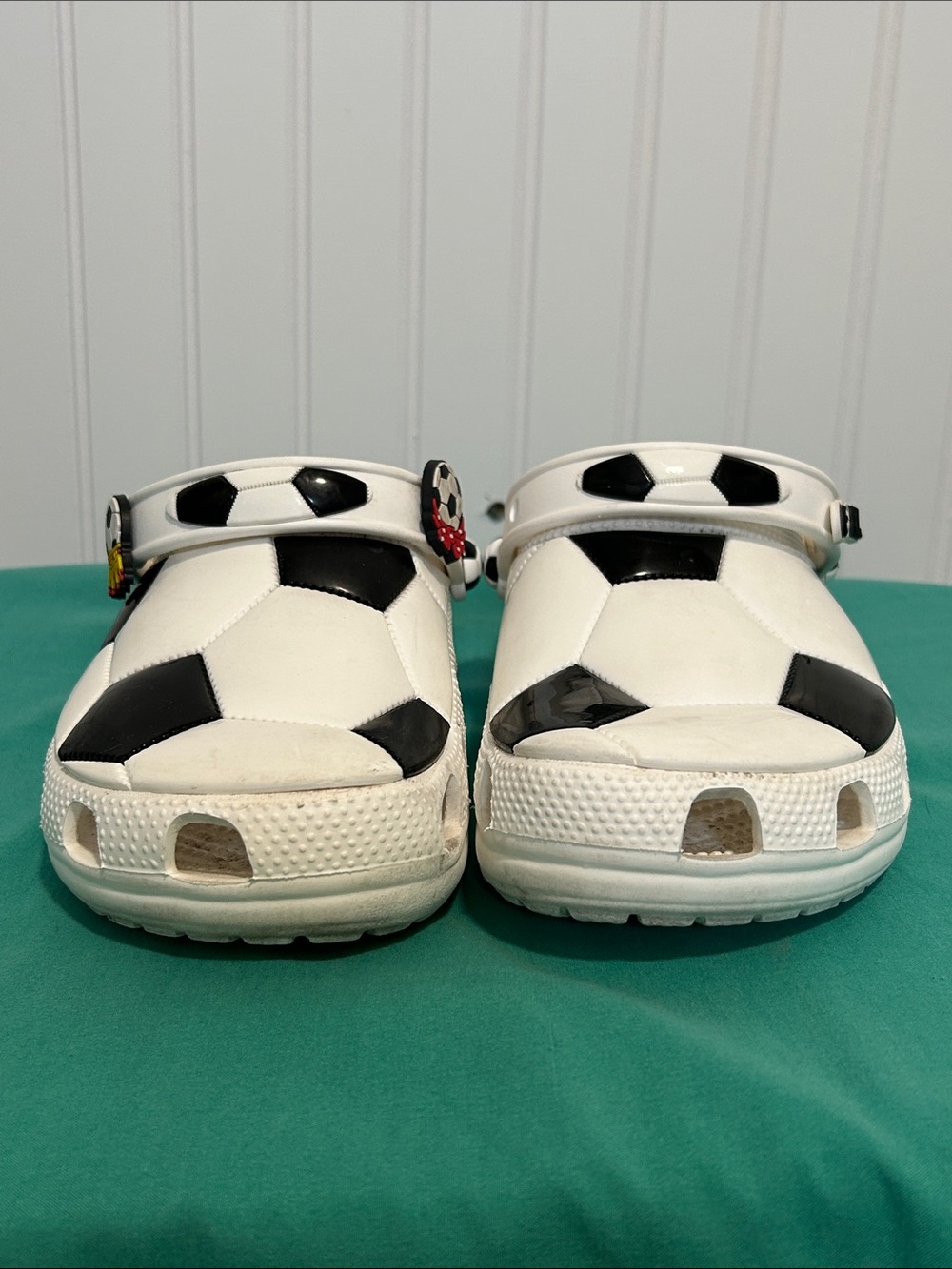 CROCS - Classic Soccer Ball Clog - SZ: j6 - Picture 10 of 10